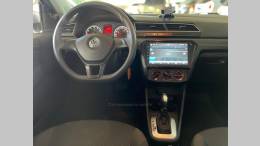 VOLKSWAGEN - VOYAGE - 2021/2022 - Prata - R$ 66.900,00