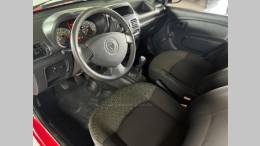 RENAULT - CLIO - 2013/2014 - Vermelha - R$ 27.900,00