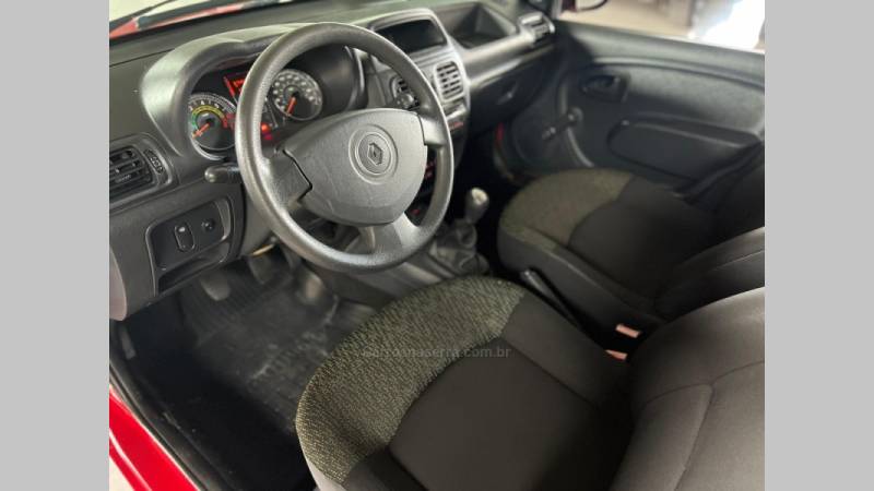 RENAULT - CLIO - 2013/2014 - Vermelha - R$ 27.900,00