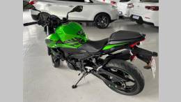 KAWASAKI - Z400 - 2022/2023 - Verde - R$ 32.900,00