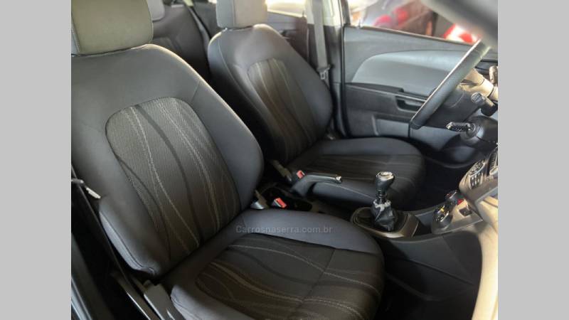 CHEVROLET - SONIC - 2012/2013 - Preta - R$ 37.900,00