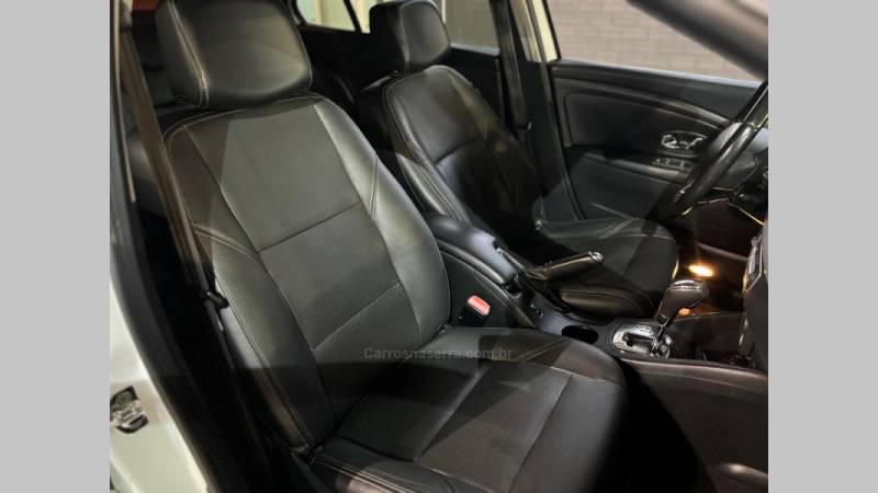 RENAULT - FLUENCE - 2013/2014 - Branca - R$ 44.900,00