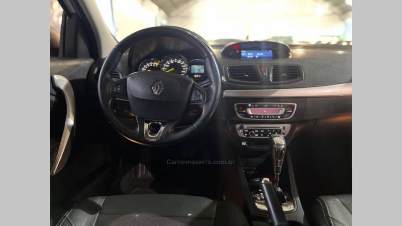 RENAULT - FLUENCE - 2013/2014 - Branca - R$ 44.900,00