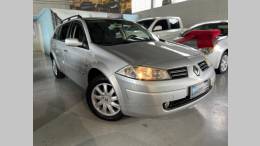 RENAULT - MÉGANE - 2010/2011 - Prata - R$ 35.900,00