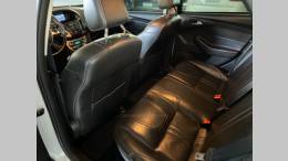 FORD - FOCUS - 2014/2015 - Branca - R$ 53.900,00