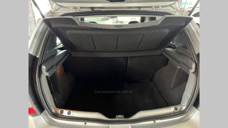 RENAULT - SANDERO - 2013/2013 - Prata - R$ 41.900,00