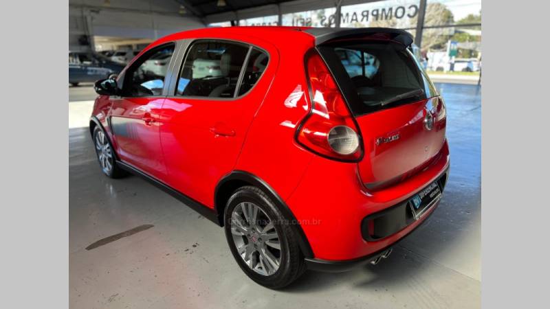 FIAT - PALIO - 2013/2014 - Vermelha - R$ 41.900,00
