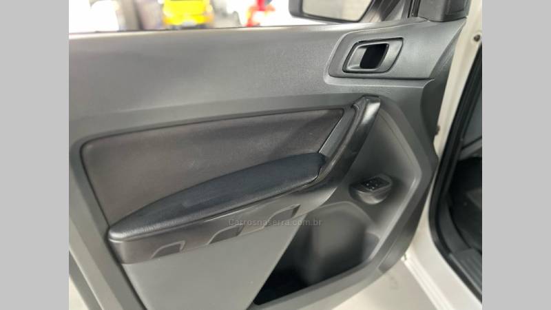 FORD - RANGER - 2014/2015 - Branca - R$ 119.900,00
