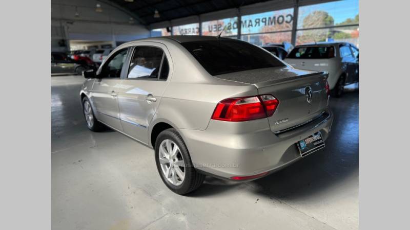 VOLKSWAGEN - VOYAGE - 2013/2014 - Cinza - R$ 45.900,00