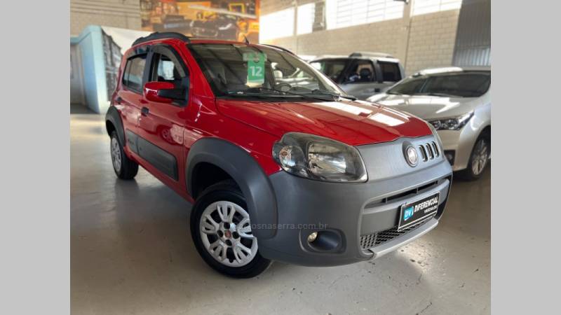 FIAT - UNO - 2011/2012 - Vermelha - R$ 30.900,00