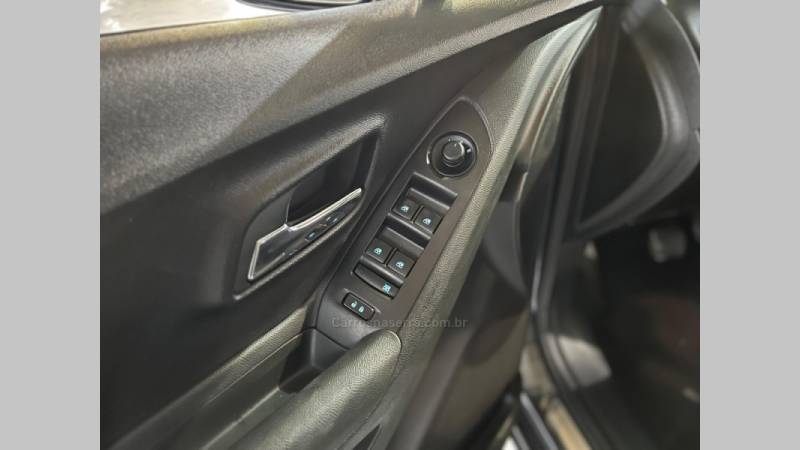 CHEVROLET - TRACKER - 2014/2015 - Cinza - R$ 69.900,00