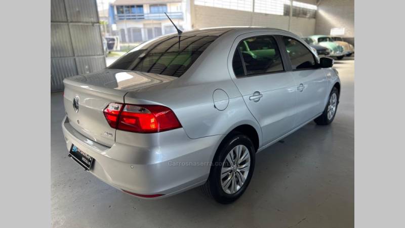 VOLKSWAGEN - VOYAGE - 2021/2022 - Prata - R$ 66.900,00