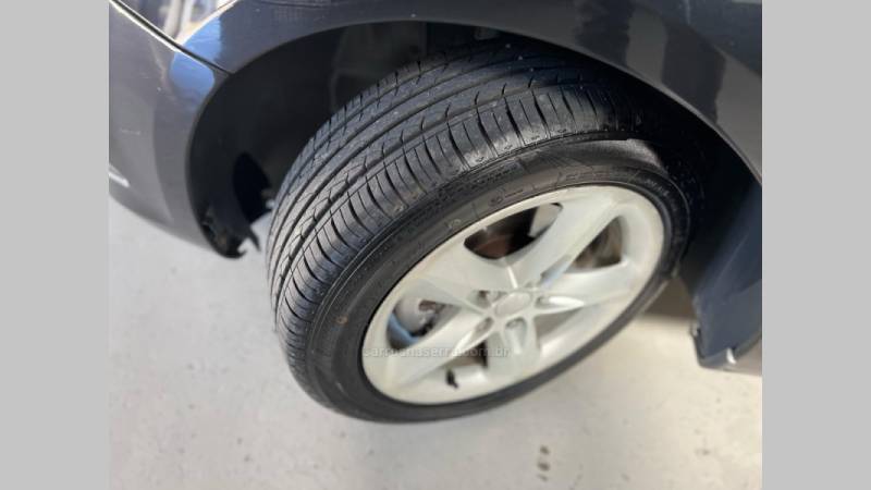 FORD - FOCUS - 2010/2011 - Preta - R$ 39.900,00