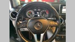 MERCEDES-BENZ - B 200 - 2012/2013 - Preta - R$ 68.900,00