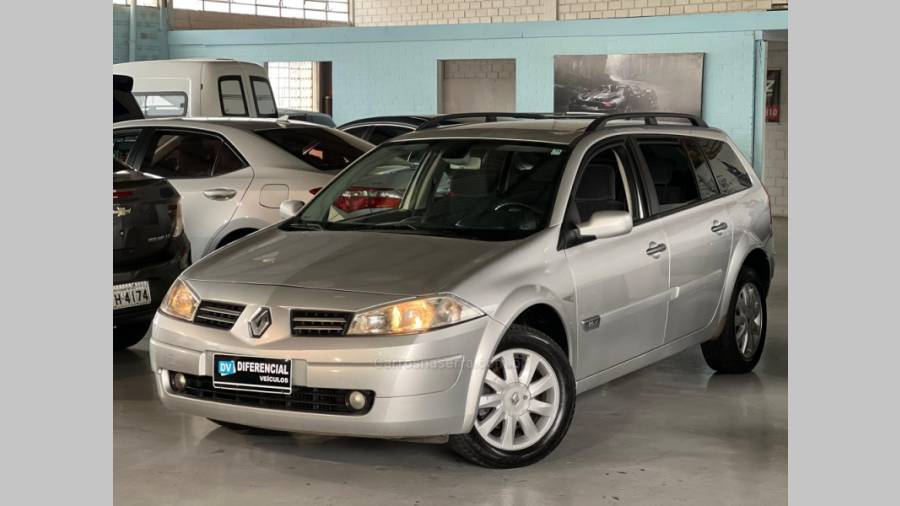 RENAULT - MÉGANE - 2010/2011 - Prata - R$ 35.900,00