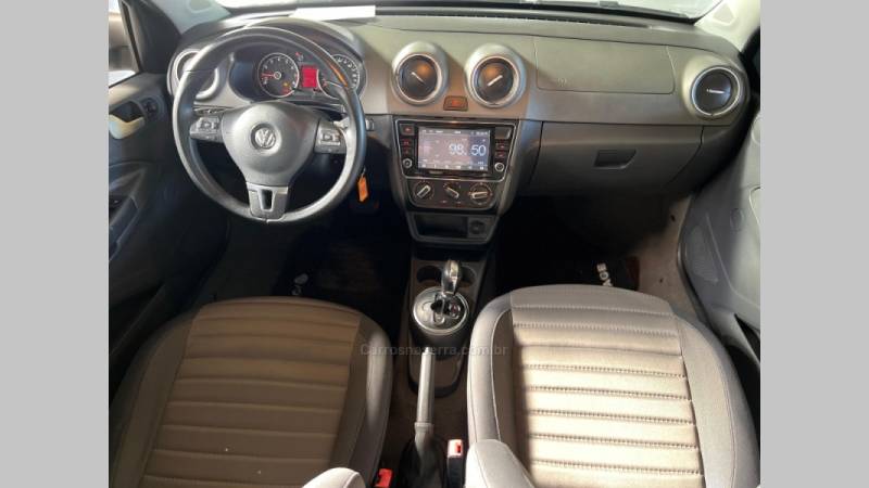 VOLKSWAGEN - VOYAGE - 2013/2014 - Cinza - R$ 45.900,00
