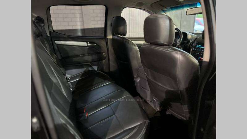 CHEVROLET - S10 - 2012/2013 - Preta - R$ 99.900,00
