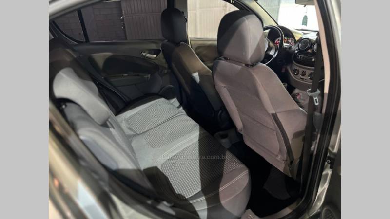 FIAT - PALIO - 2012/2013 - Cinza - R$ 39.900,00