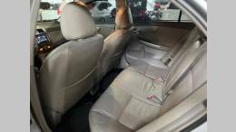 TOYOTA - COROLLA - 2010/2011 - Prata - R$ 59.900,00