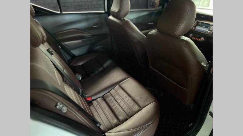 NISSAN - KICKS - 2017/2018 - Branca - R$ 85.900,00