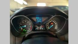 FORD - FOCUS - 2014/2015 - Branca - R$ 53.900,00