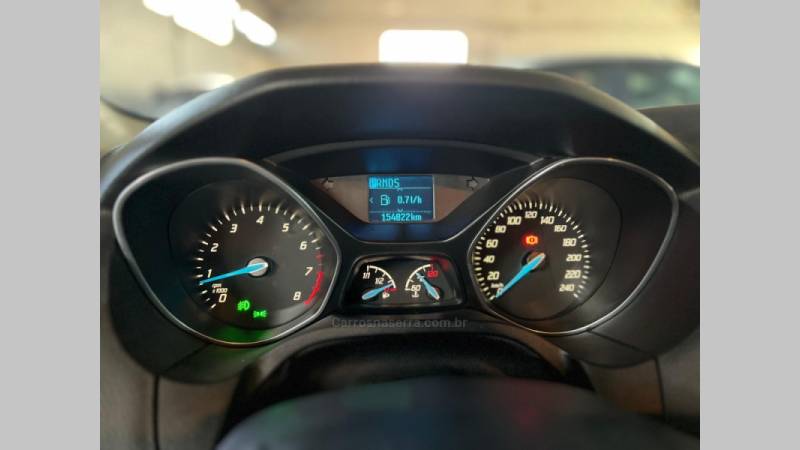 FORD - FOCUS - 2014/2015 - Branca - R$ 53.900,00