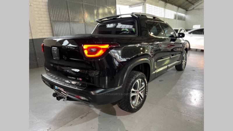 FIAT - TORO - 2017/2018 - Preta - R$ 104.900,00