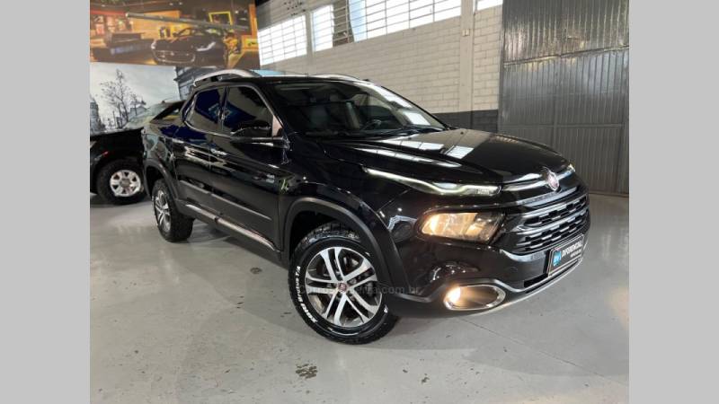 FIAT - TORO - 2017/2018 - Preta - R$ 104.900,00