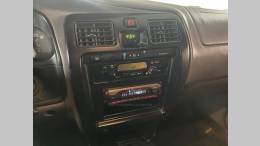 TOYOTA - HILUX SW4 - 2002/2002 - Prata - R$ 74.900,00