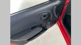 RENAULT - CLIO - 2013/2014 - Vermelha - R$ 27.900,00