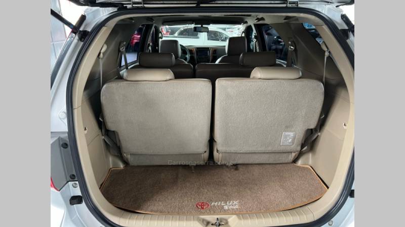 TOYOTA - HILUX SW4 - 2009/2010 - Prata - R$ 99.900,00