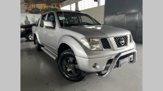 NISSAN - FRONTIER - 2011/2012 - Prata - R$ 79.900,00