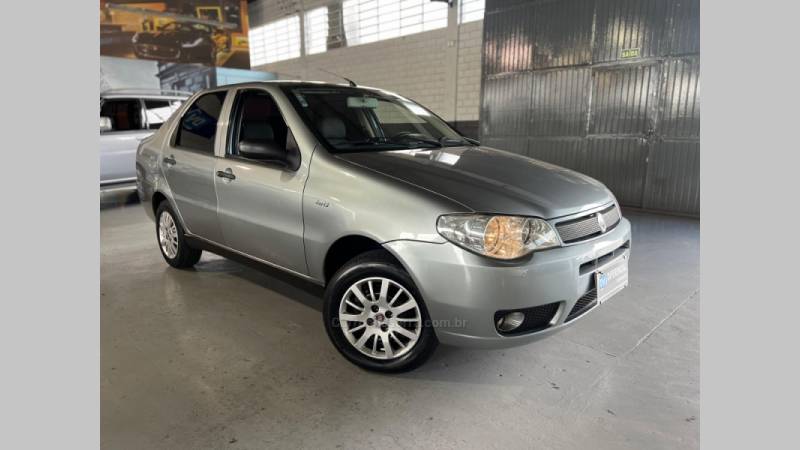 FIAT - SIENA - 2004/2005 - Cinza - R$ 26.900,00