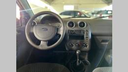 FORD - FIESTA - 2005/2005 - Bege - R$ 26.900,00