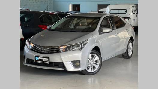 TOYOTA - COROLLA - 2016/2017 - Prata - R$ 85.900,00