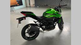 KAWASAKI - Z400 - 2022/2023 - Verde - R$ 32.900,00