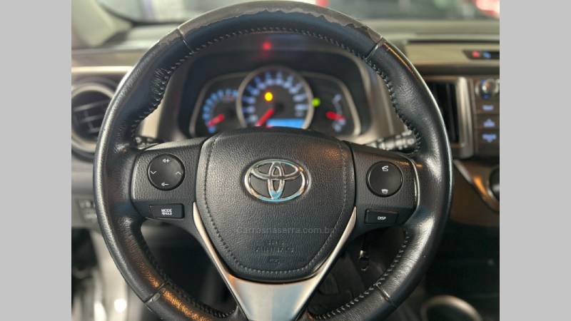 TOYOTA - RAV4 - 2014/2015 - Prata - R$ 91.900,00