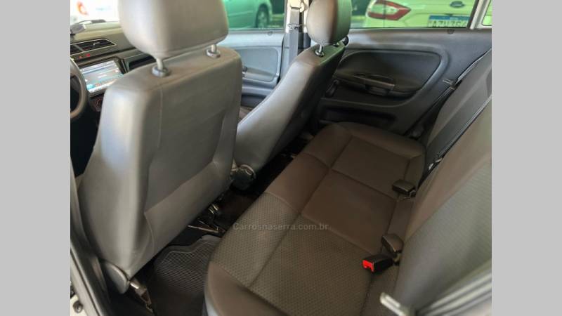 VOLKSWAGEN - VOYAGE - 2021/2022 - Prata - R$ 66.900,00