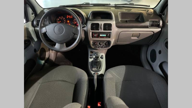 RENAULT - CLIO - 2011/2011 - Vermelha - R$ 24.900,00