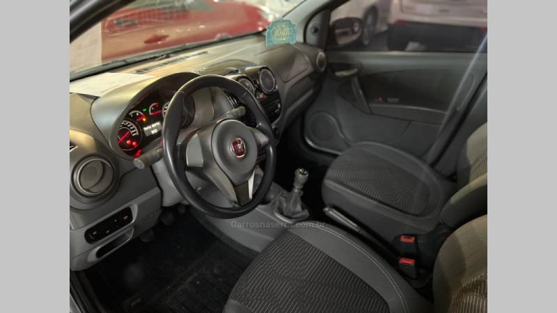 FIAT - PALIO - 2012/2013 - Cinza - R$ 39.900,00