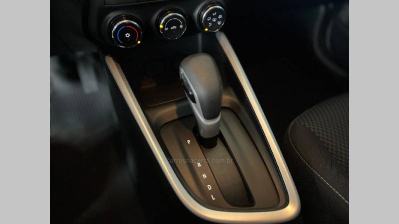 CHEVROLET - ONIX - 2021/2021 - Branca - R$ 78.900,00