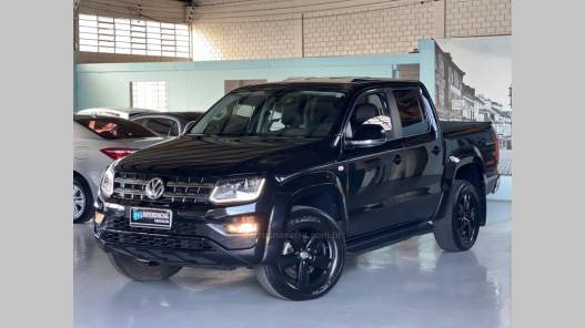 VOLKSWAGEN - AMAROK - 2017/2018 - Preta - R$ 145.900,00