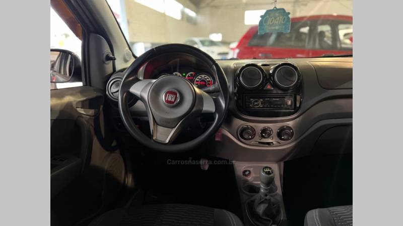 FIAT - PALIO - 2012/2013 - Cinza - R$ 39.900,00