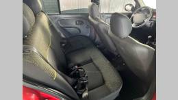 RENAULT - CLIO - 2013/2014 - Vermelha - R$ 27.900,00