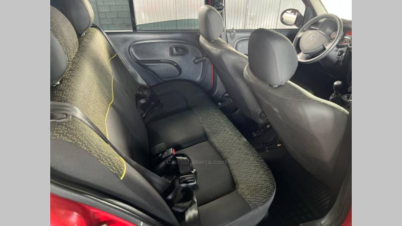 RENAULT - CLIO - 2013/2014 - Vermelha - R$ 27.900,00