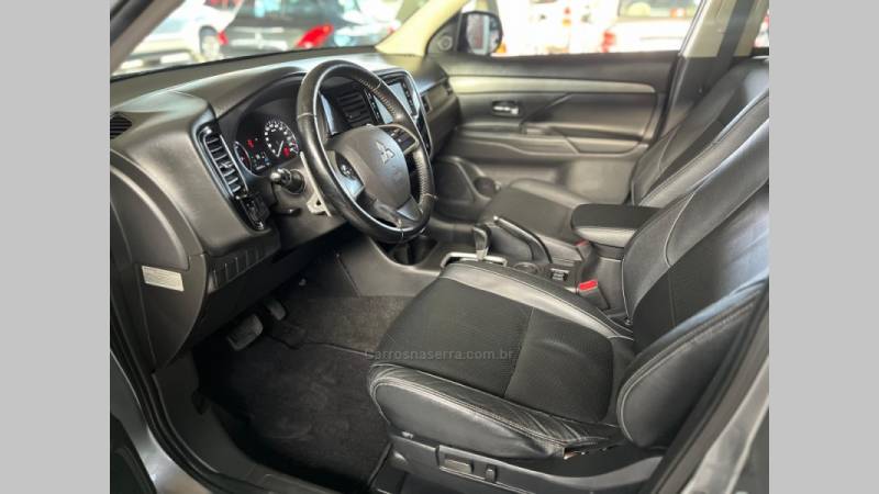 MITSUBISHI - OUTLANDER - 2014/2015 - Cinza - R$ 79.000,00