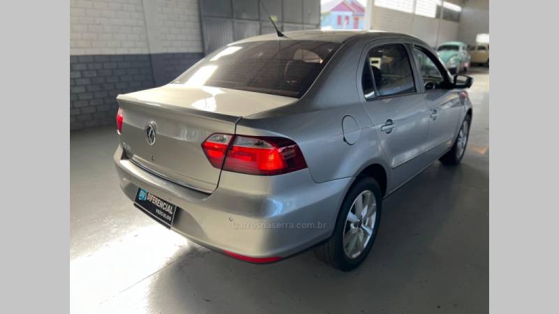 VOLKSWAGEN - VOYAGE - 2013/2014 - Cinza - R$ 45.900,00