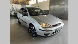 FORD - FOCUS - 2007/2008 - Prata - R$ 25.900,00