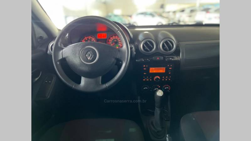 RENAULT - SANDERO - 2013/2013 - Prata - R$ 41.900,00