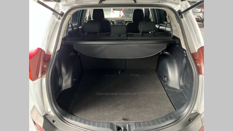 TOYOTA - RAV4 - 2014/2015 - Prata - R$ 91.900,00